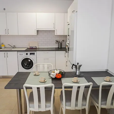 Seaside In Apartment *